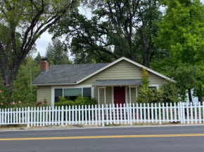 Vans Yosemite Garden Cottage